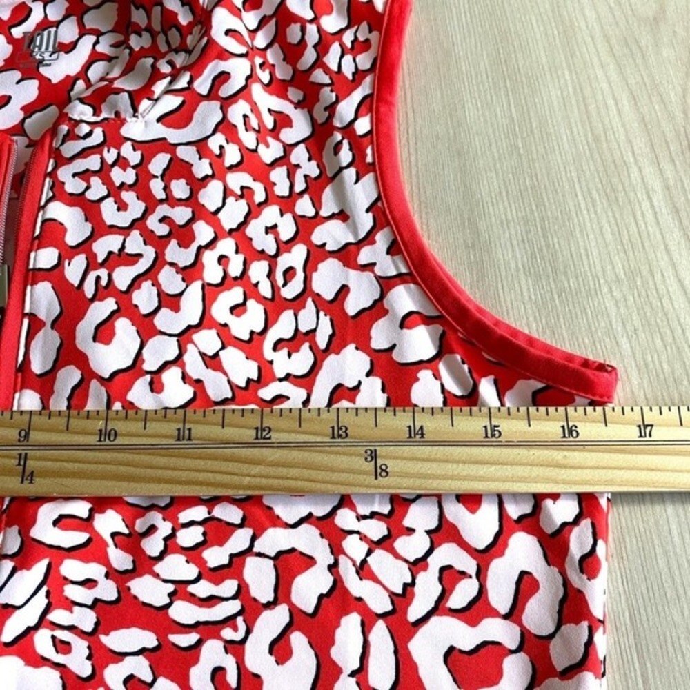 Tail Tessa Wild Cat Sleeveless Golf Shirt Women XS Red Animal Print Tennis Prep - Picture 6 of 9
